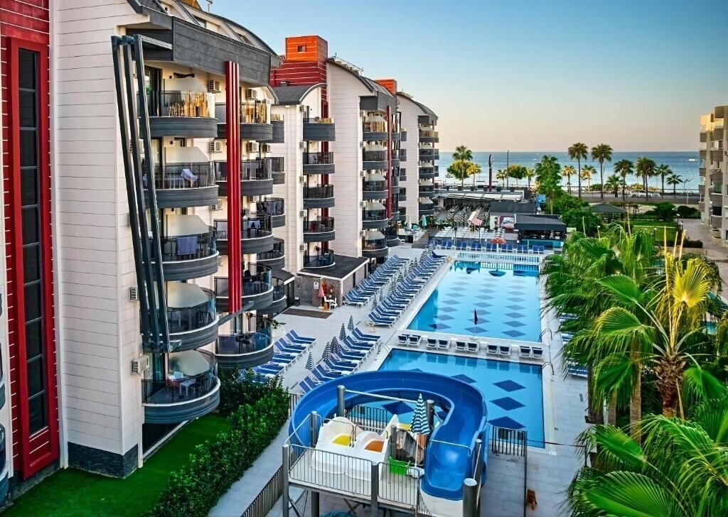 Готель Grand Uysal Beach & Spa Hotel 4*