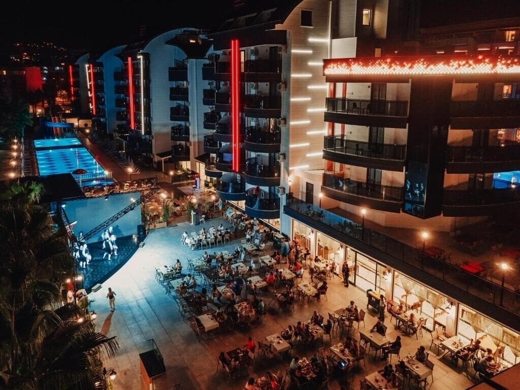 Zdjęcie Grand Uysal Beach & Spa Hotel (ex. Grand Uysal Family Suite) 4*