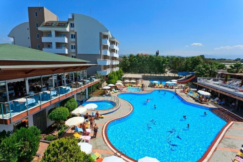 Отель Club Mermaid Village 4*