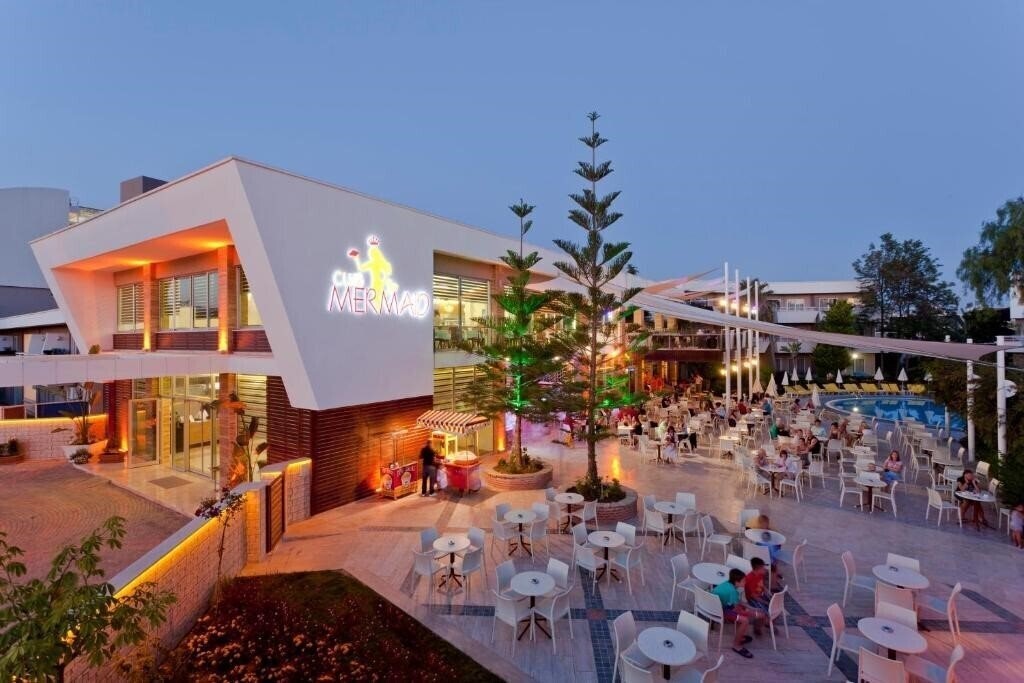 Hotel Club Mermaid Village 4*