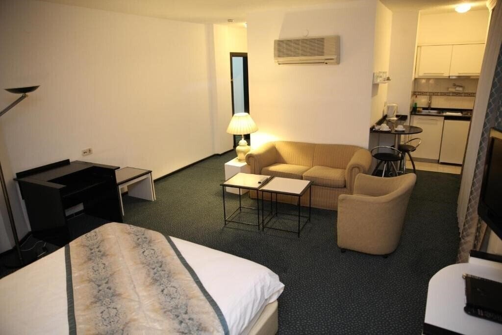 Hotel King Hotel (ex. King Hotel Guvenlik) 3*