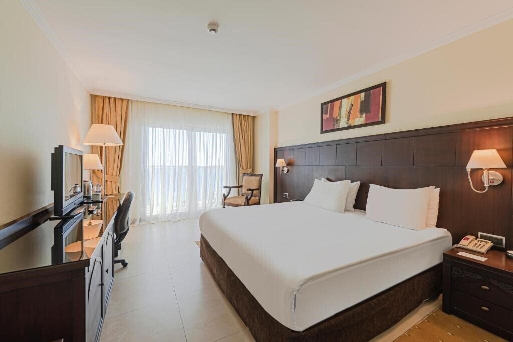 Картинка Crowne Plaza Antalya by IHG (ex. Crowne Plaza Antalya, Crowne Plaza Hotel) 5*