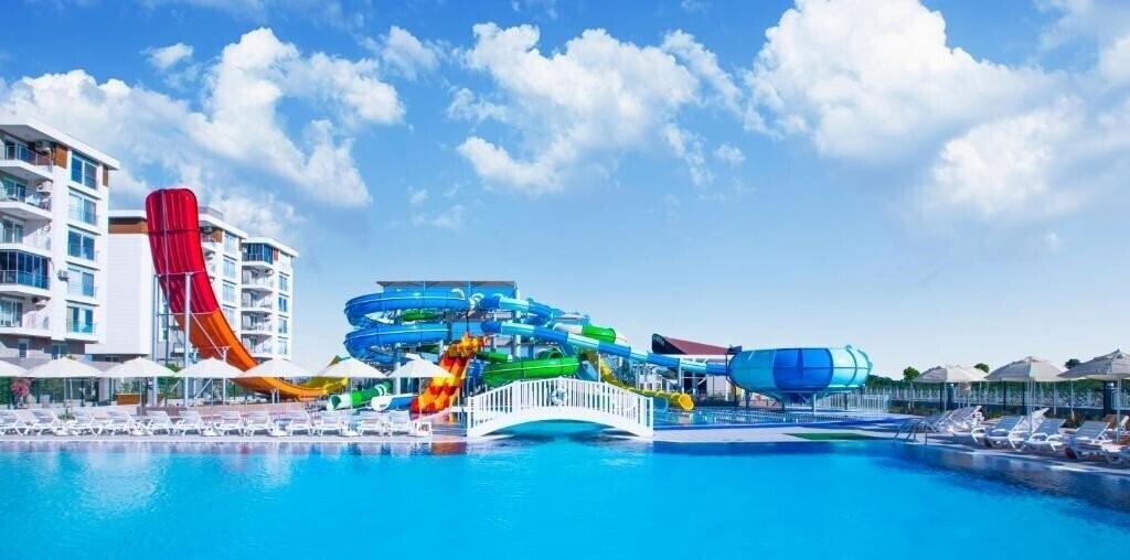 Obraz Greenwood Suites Resort (ex. Sherwood Suites Resort Hotel) 5*