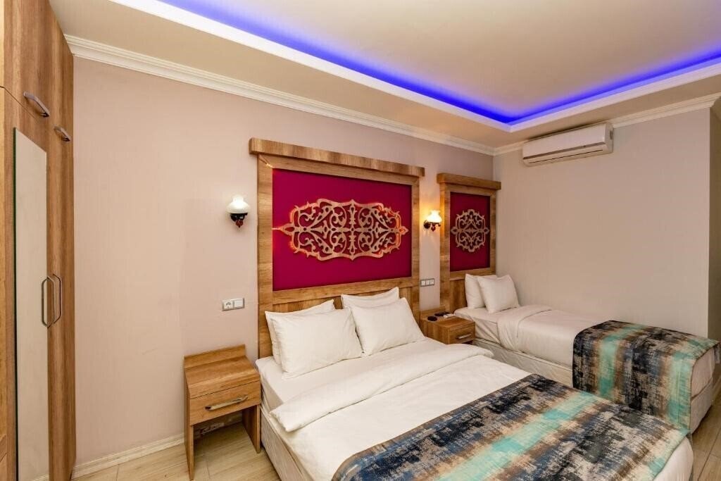 Отель Linda Expo Palace 3*