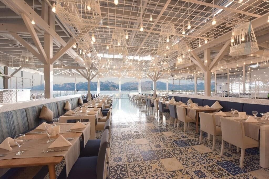 Фотографія Ramada Plaza By Wyndham Antalya (ex. Ramada Plaza Antalya) 5*