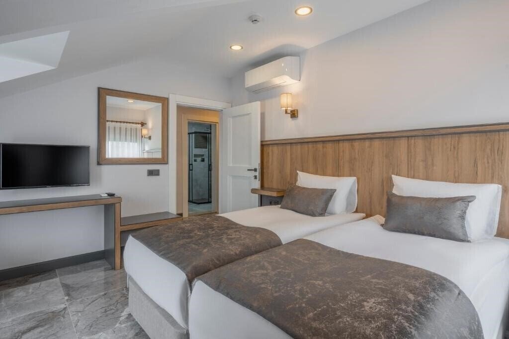 Zdjęcie Quality Gold Suit Special Class 3*