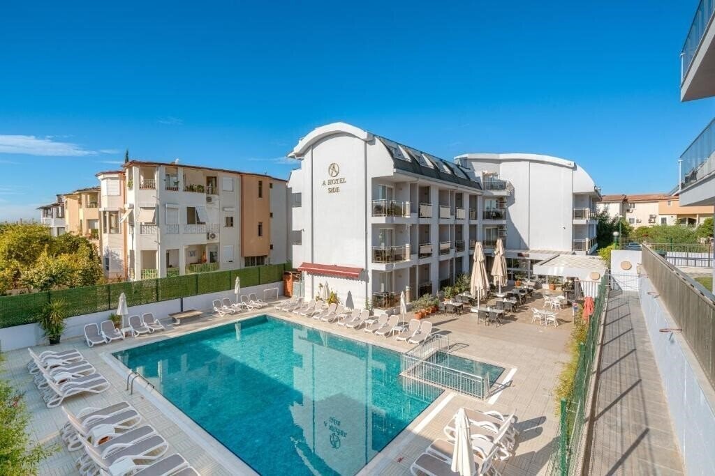 Готель A Hotel Side 3*