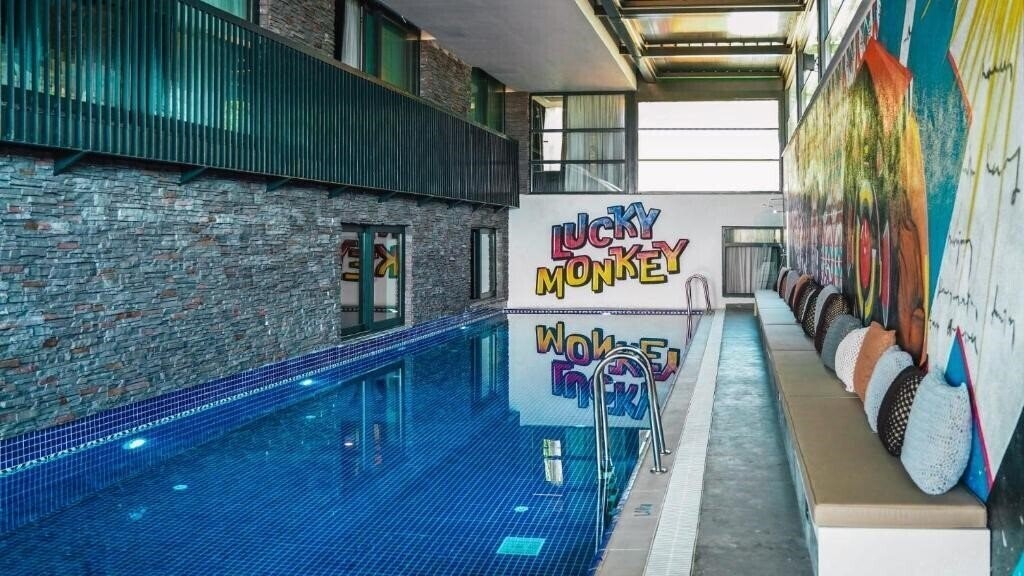 Фото Lucky Monkey Hotel 3*