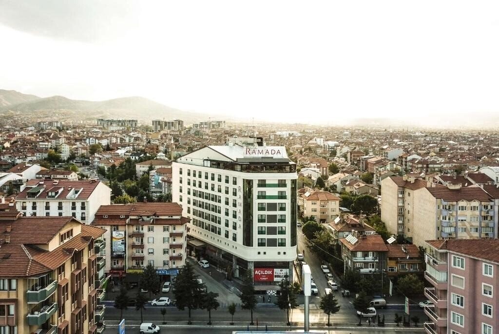 Hotel Ramada By Wyndham Isparta 4*