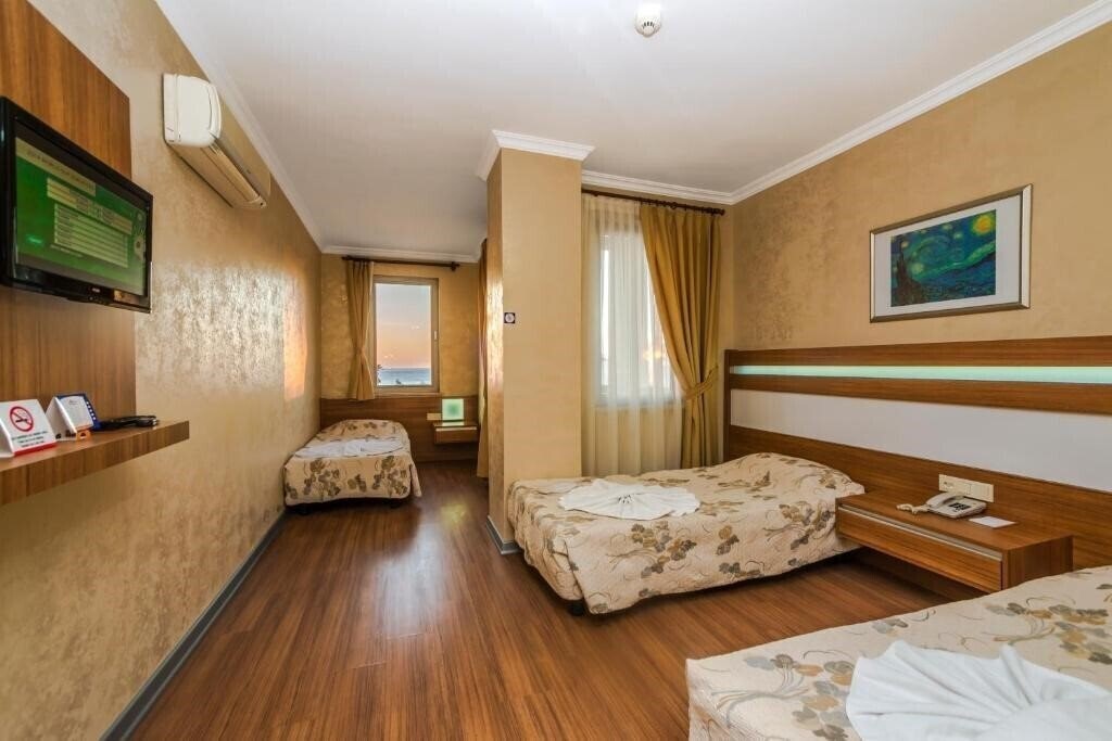 Zdjęcie Santa Marina 4*