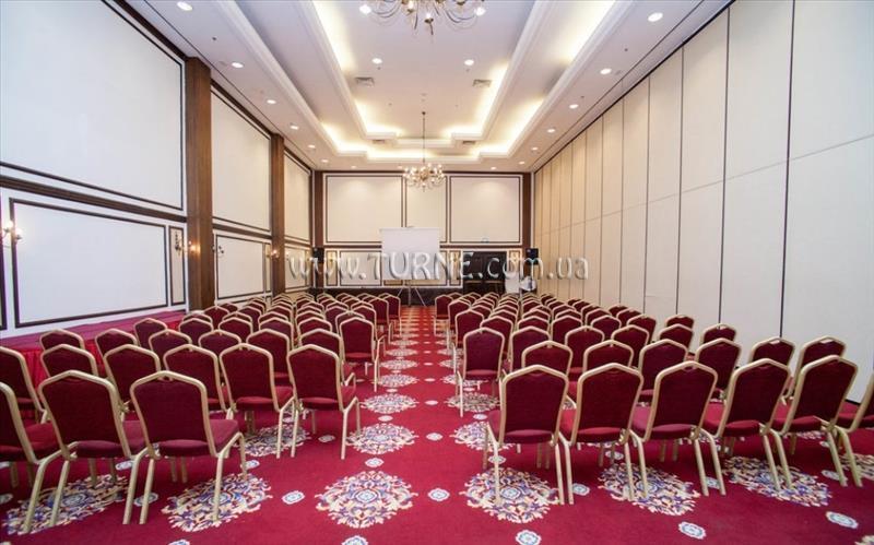 Готель Wow Hotels Run Of The House 5*