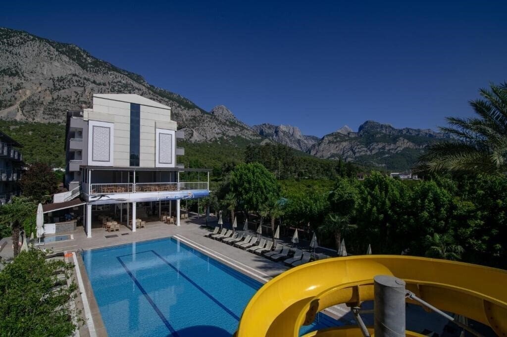 Фотографія Grand Hotel Derin 4*