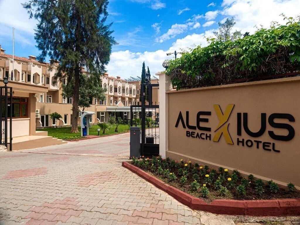 Готель Alexius Beach Hotel (ex. Club Hotel Beldiana) 4*