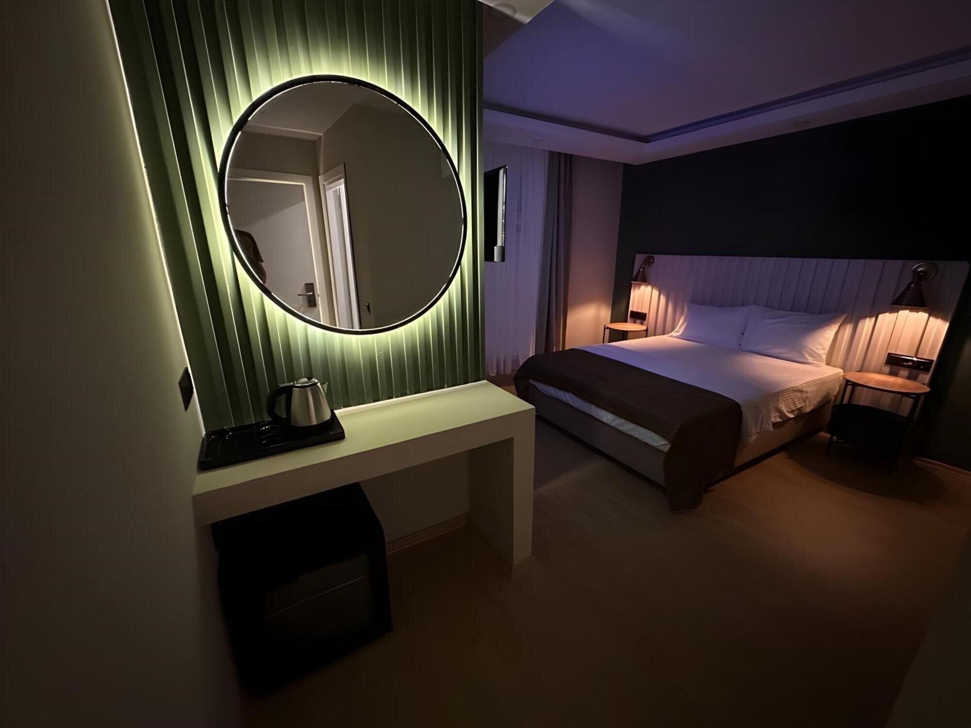 Картинка Red Castle Hotel & Pub 3*