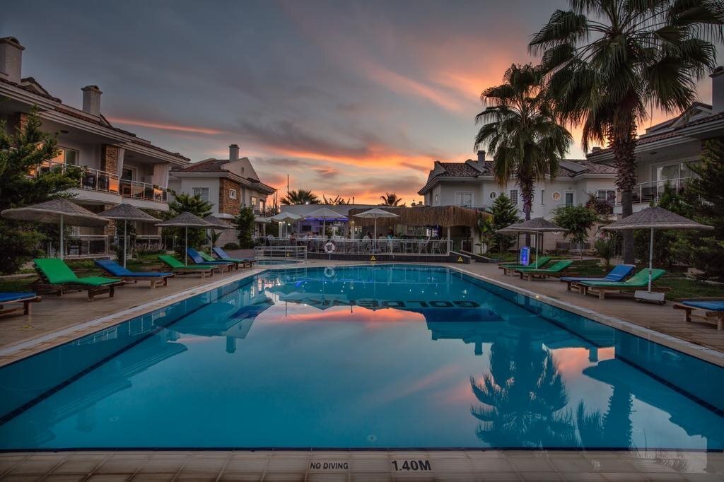 Готель Blue Green Hotel (ex. Poseidon Suites) 3*