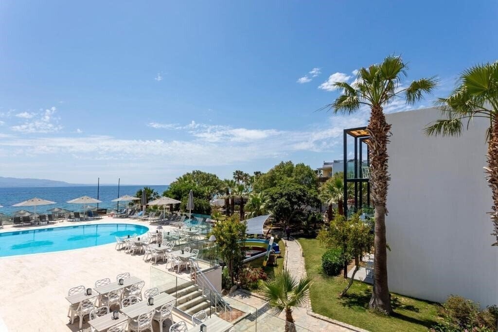 Фотографія Charm Beach Hotel 4*