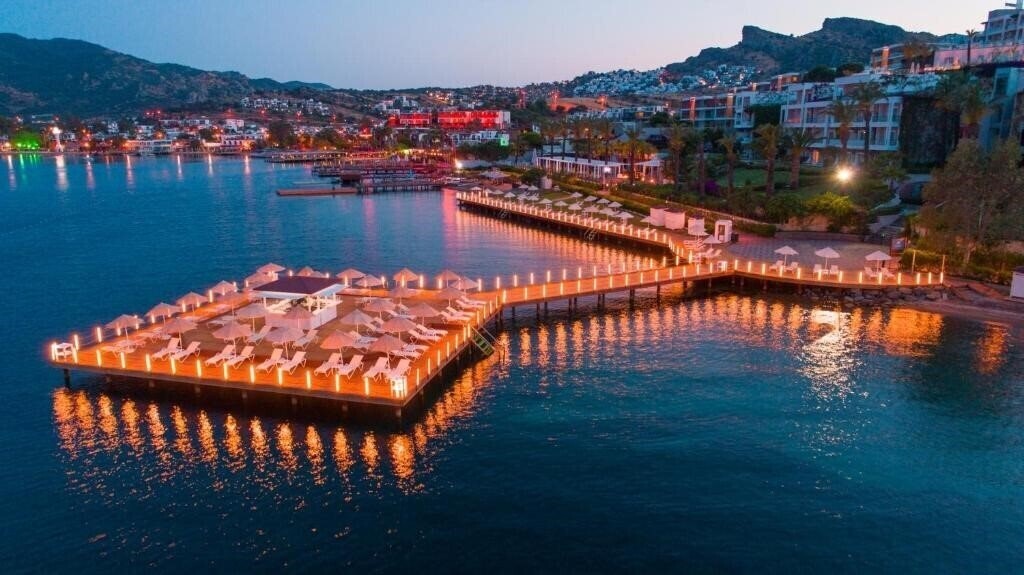Готель Baia Bodrum 5*