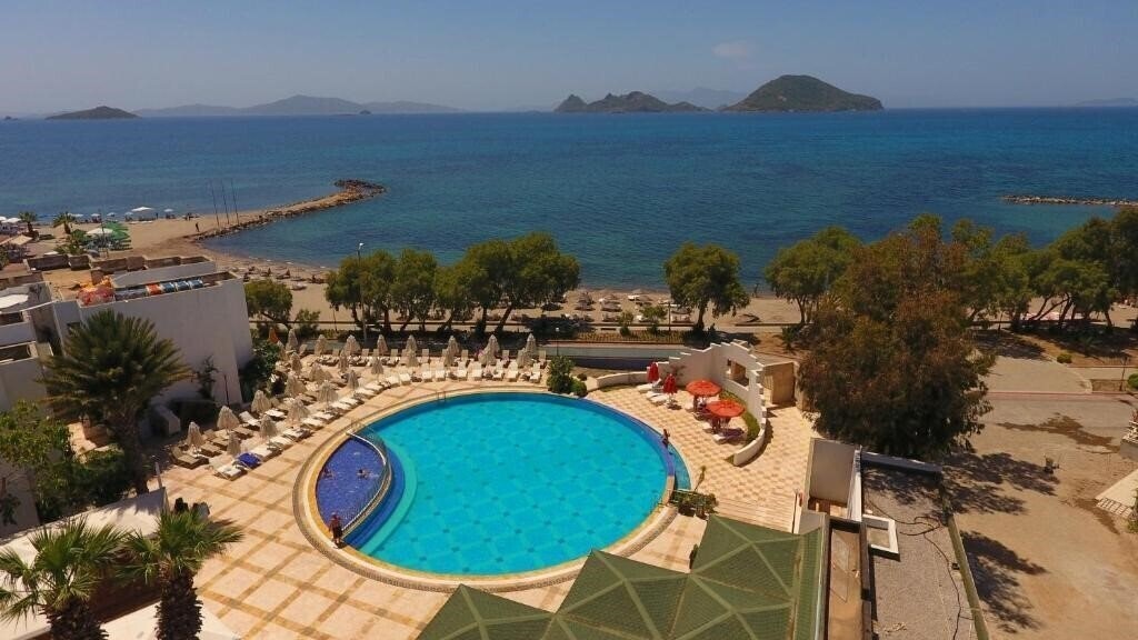 Отель Yelken Mandalinci SPA & Wellness Hotel (ex. Club Mandalinci Beach) 4*
