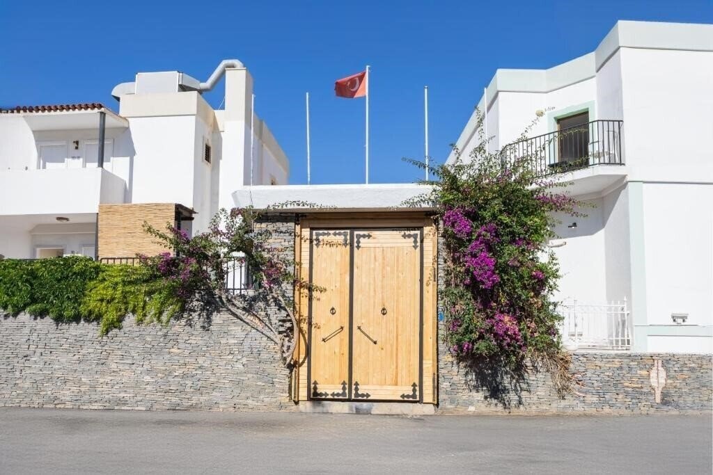 Готель Salinas Beach Hotel 3*