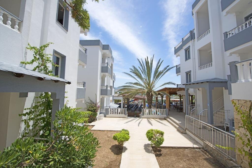 Zdjęcie Smart Holiday Hotel Bodrum (ex. Bella Casa Hotel, Bellacasa Suites & Club, Costa Akkan Suites, Aura Hotel Bodrum) 4*