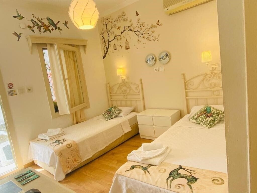 Zdjęcie Bodrum Sade Butik Pansiyon (ex. Bodrum Sade Pension, Sade Butik Otel, Sade Boutique Hotel) 3*