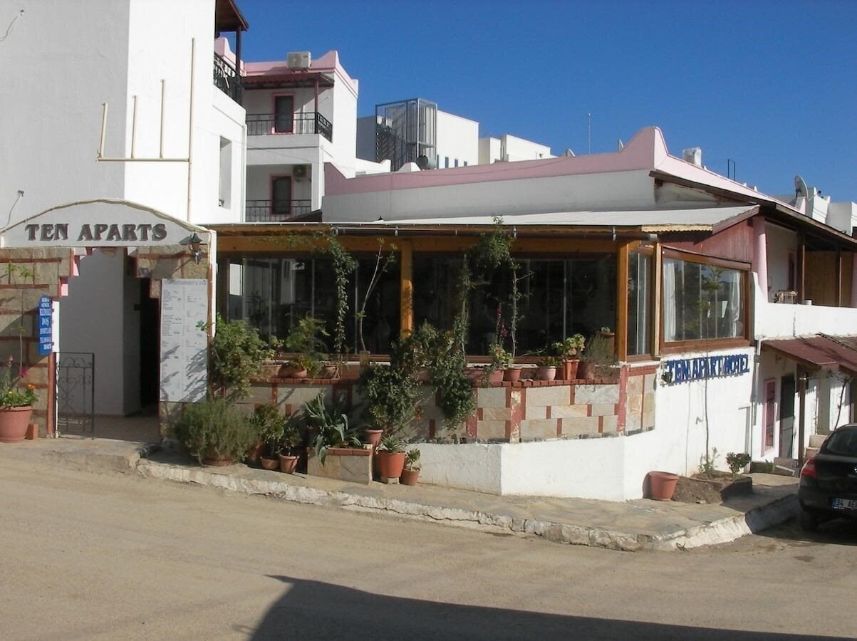 Hotel Ten Apart Hotel 3*