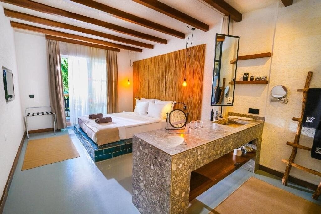 Фотографія Very Chic Bodrum (ex. Very Chic Hotel, Magnific Hotel, Otium Senses Very Chic Hotel, Marvida Senses Very Chic, The Magnific) 5*