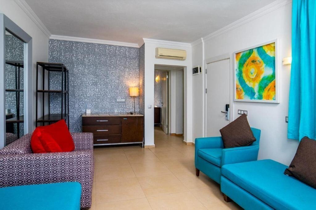 Фото Middle Town Bodrum Beach Hotel (ex. Prado Bodrum, Palmet Pharus Bodrum, Lighthouse Beach Hotel) 4*