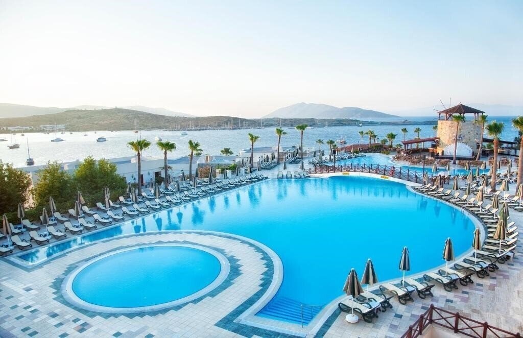 Фото Selectum Colours Bodrum (ex. Wow Bodrum Resort, Asteria Bodrum Resort, World of Wonders Bodrum Resort) 5*