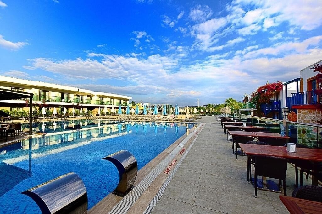 Hotel Jasmine Beach 4*