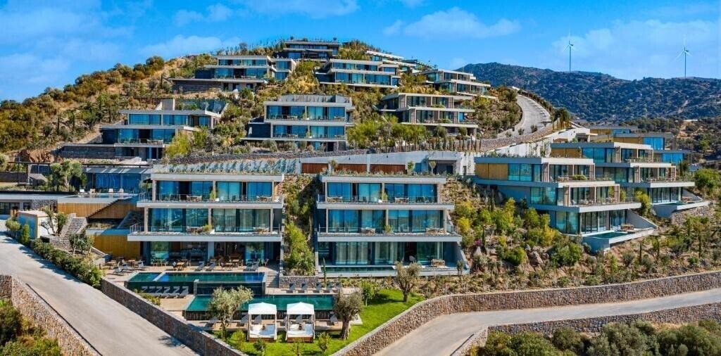 Готель G Beyond Apartments & Villas 4*