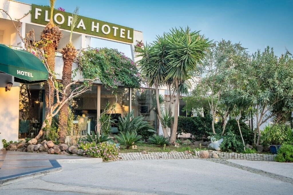 Готель Flora Hotel (ex. Club Hotel Flora) 3*