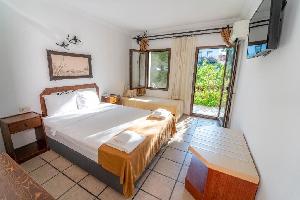 Фото Flora Hotel (ex. Club Hotel Flora) 3*