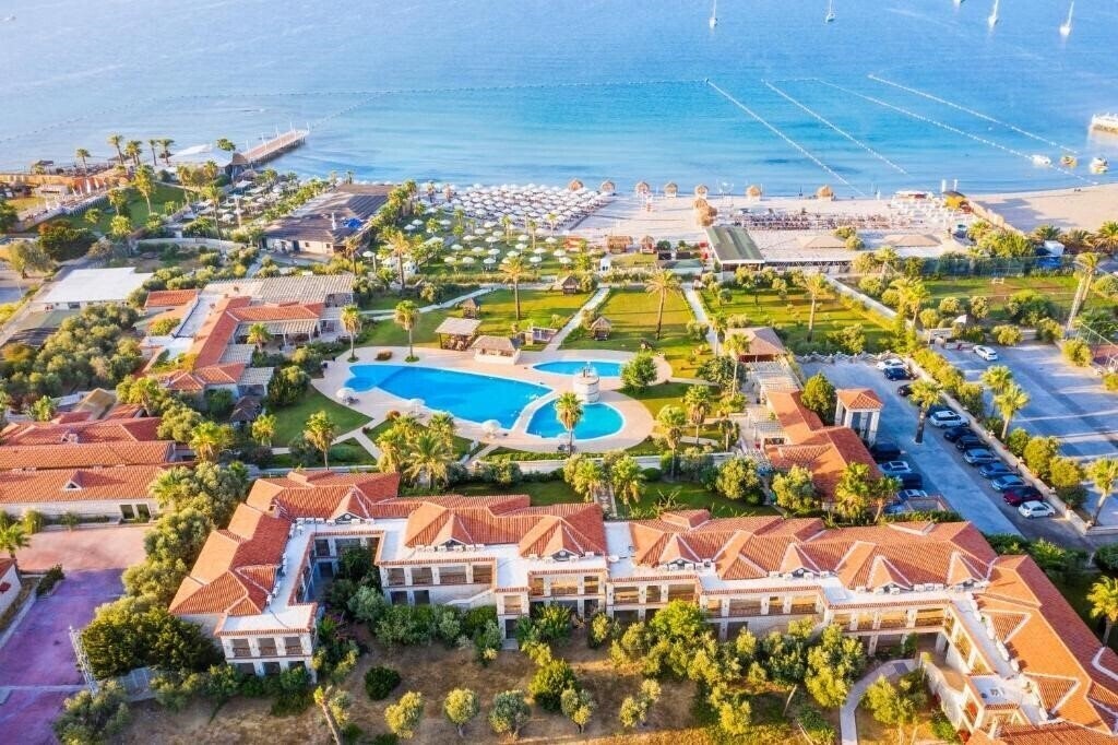Отель Alacati Beach Resort (ex. Alacati Beach Resort & SPA, Kairaba Alacati Beach Resort) 5*