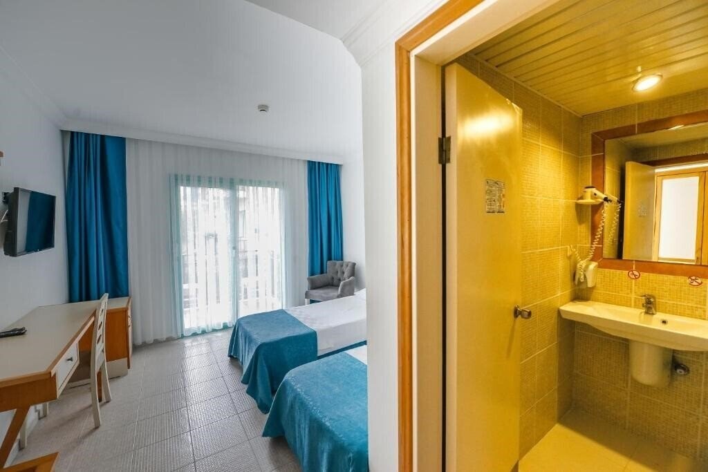 Zdjęcie Rebin Beach 3*