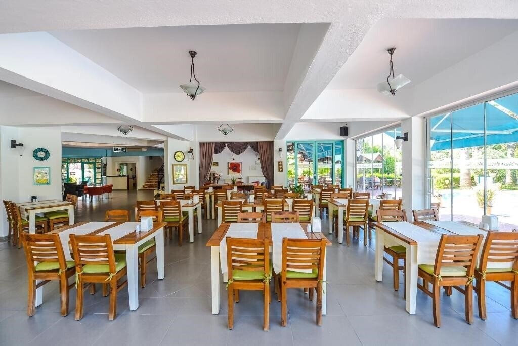 Zdjęcie Rebin Beach 3*