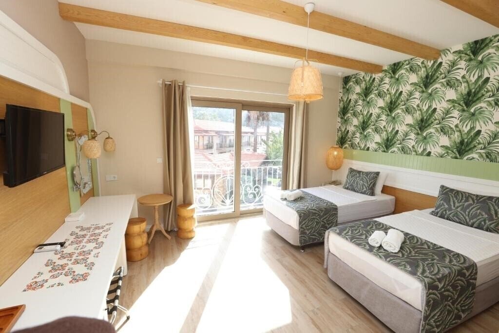 Фото Dolphin Park Hotel 3*