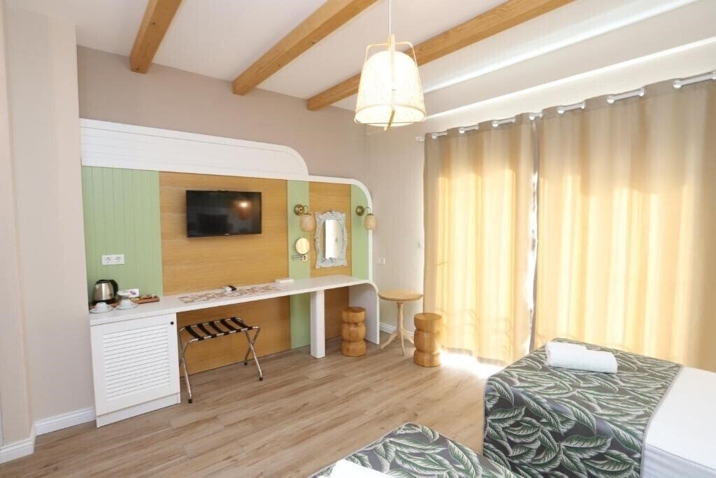 Фотографія Dolphin Park Hotel 3*
