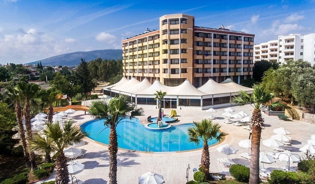 Фото The Holiday Resort 5*