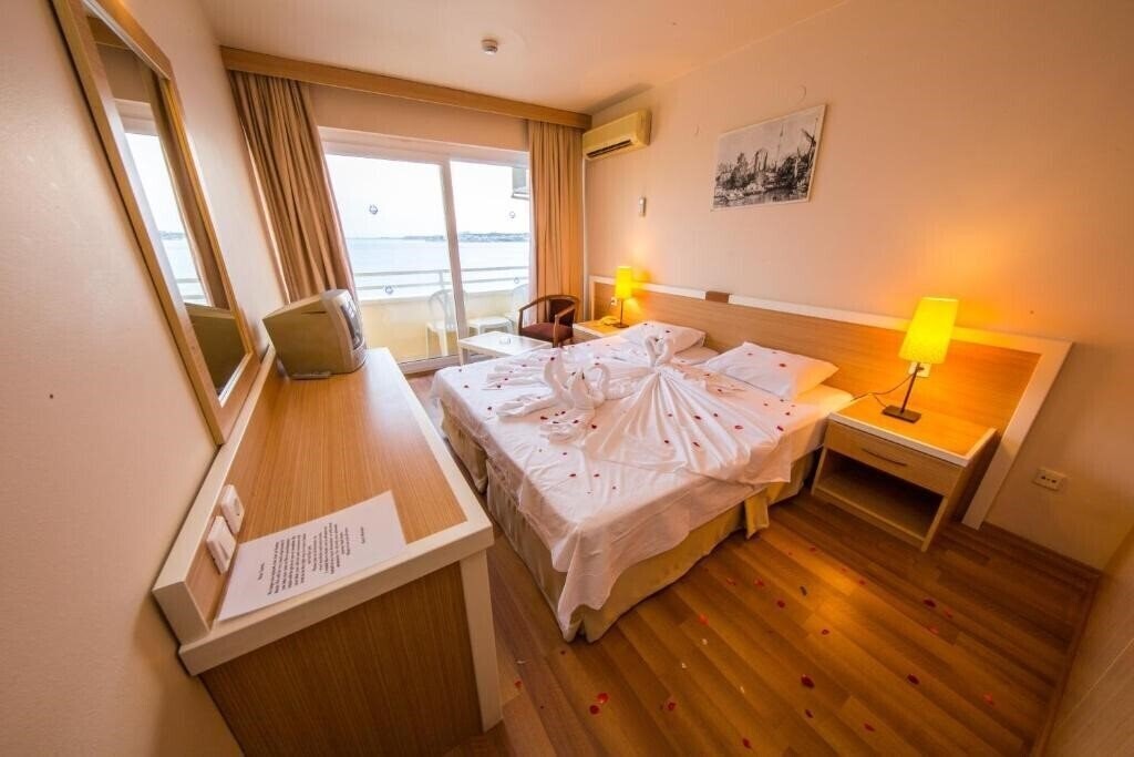 Zdjęcia Tuntas Beach Hotel (ex. Tuntas Suites) 3*