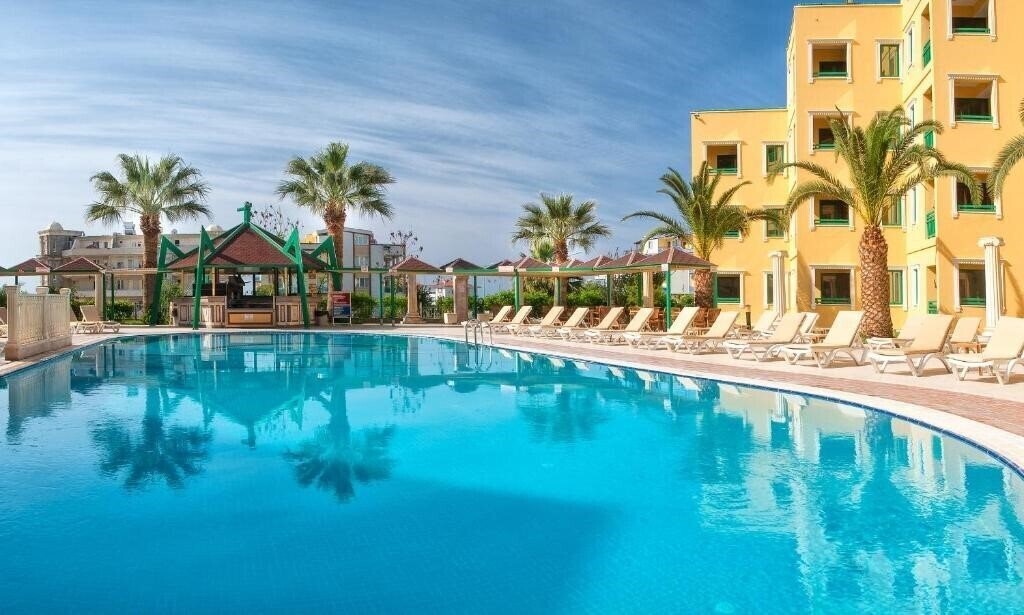 Zdjęcie Esra Hotel Family Suites 3*