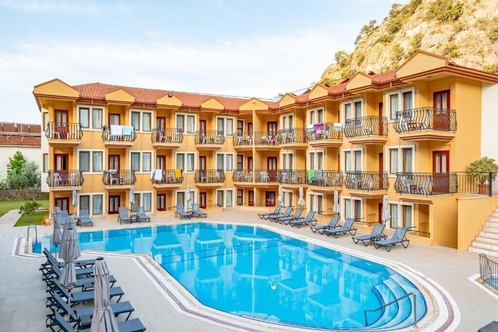 Hotel Belcehan Beach 3*