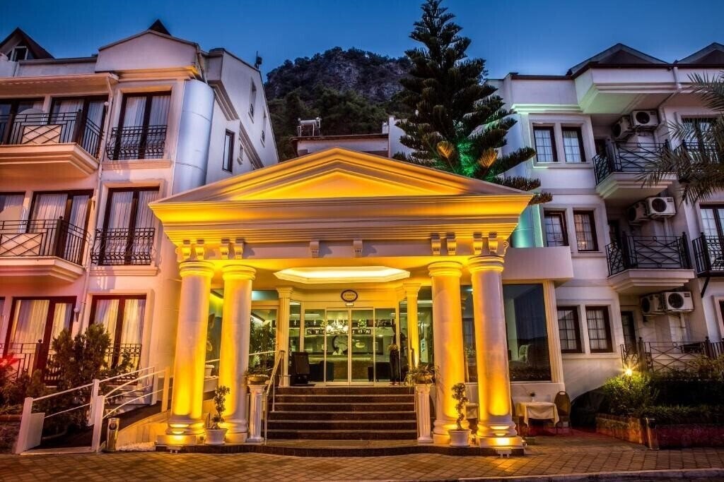Готель Ata Park Hotel (ex. Atapark Hotel, Grand Ata Park Hotel) 4*