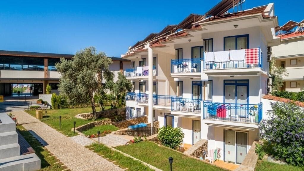 Отель Belcekum Beach Hotel 4*