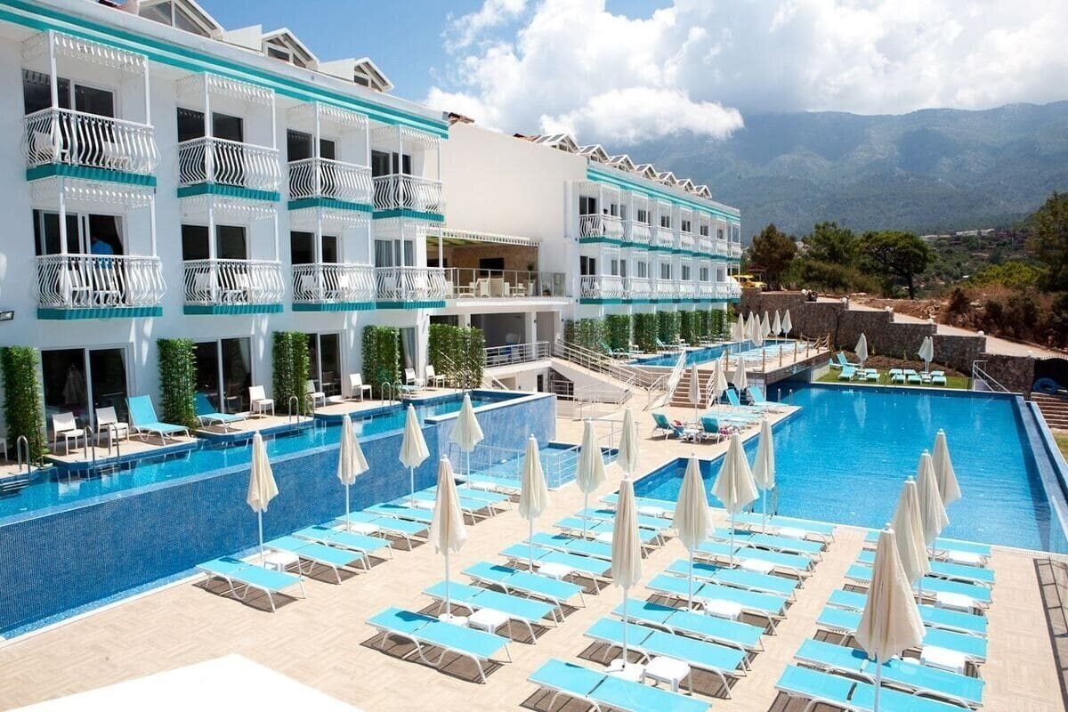 Отель Ramada By Whyndham Oludeniz 4*