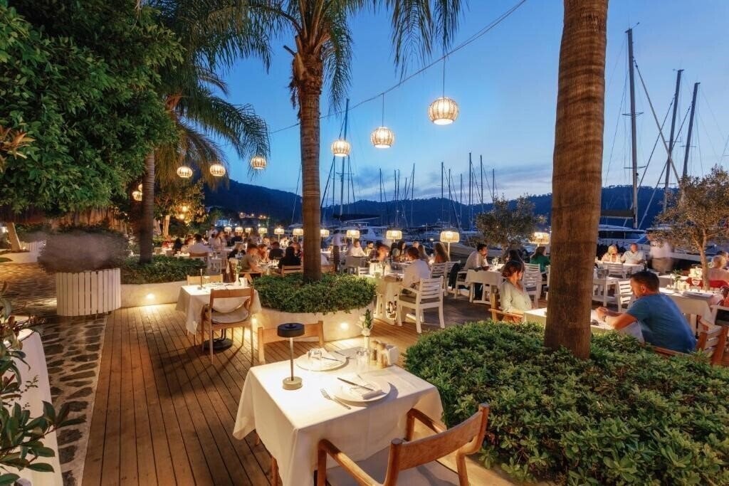 Фотографія Yacht Classic Hotel 4*