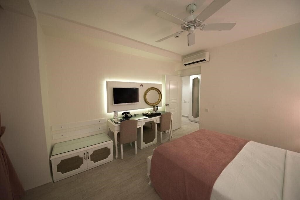 Zdjęcie Montebello Deluxe Hotel (ex. Montebello Beach Hotel) 4*