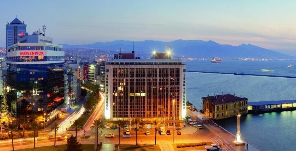Hotel Movenpick Hotel Izmir 5*