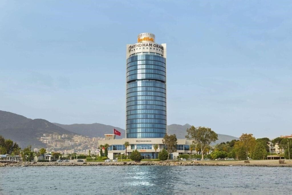 Zdjęcie Wyndham Grand Izmir Ozdilek 5*