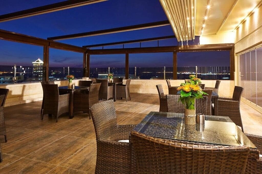 Obraz DoubleTree by Hilton Izmir Alsancak 4*